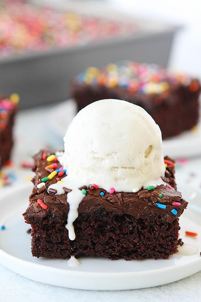 Chocolate Cake Recipe with ice cream