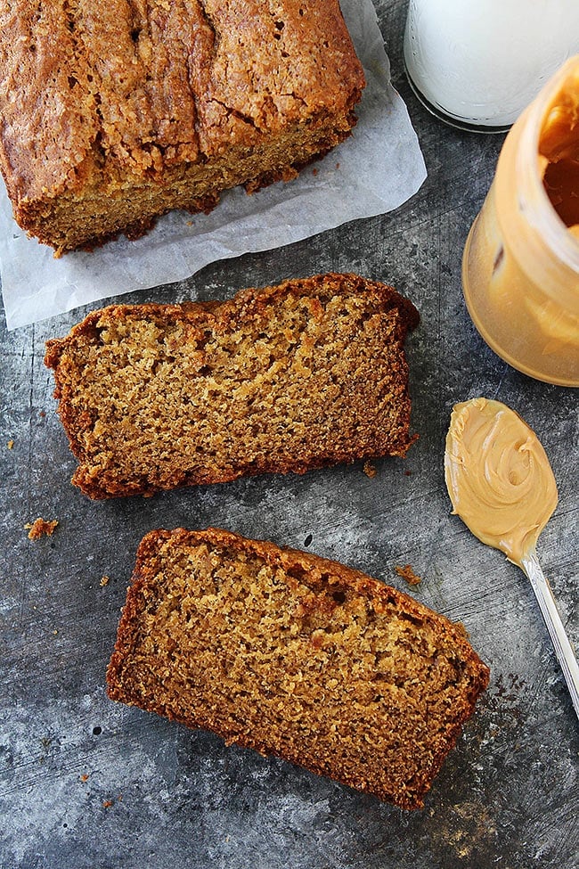 Peanut Butter Banana Bread is the perfect banana bread recipe for peanut butter lovers! #banana #bananabread #peanutbutter #baking #easyrecipe #vegetarian Peanut Butter Banana Bread Recipe