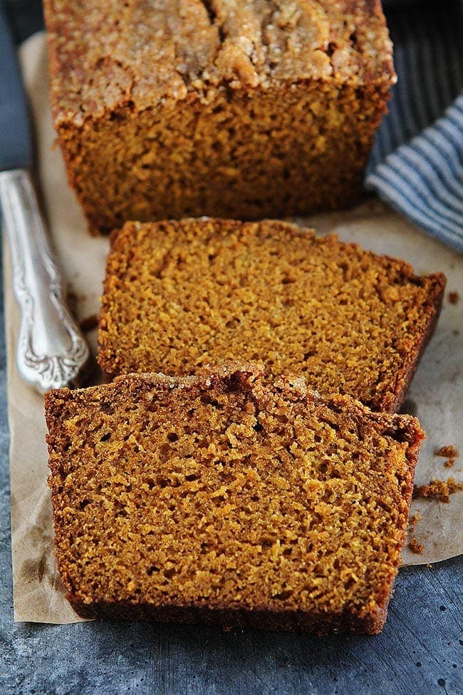 slices of pumpkin bread with knife. 