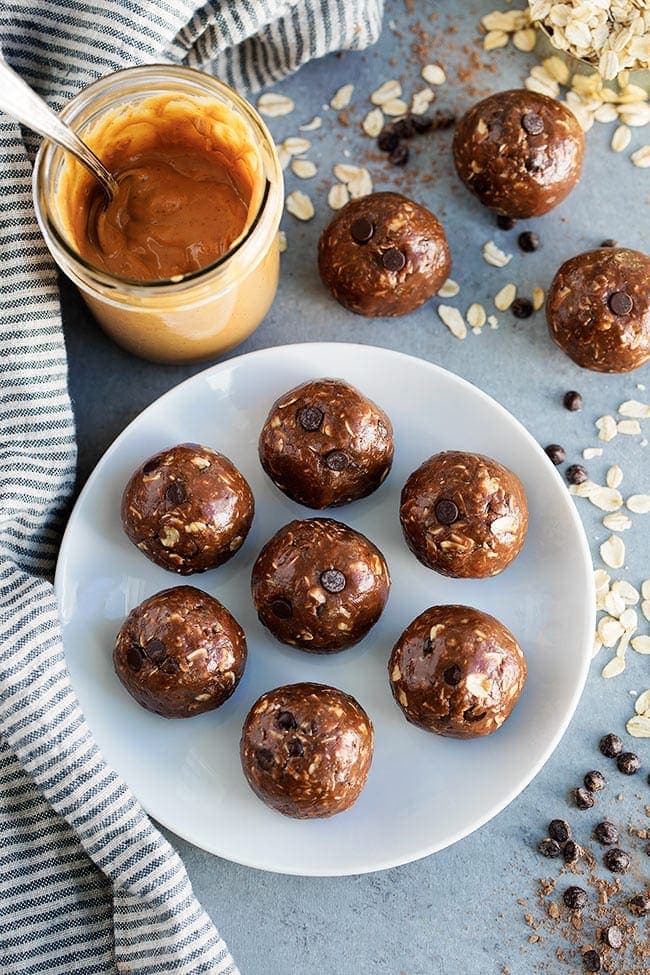 Almond Butter Energy Balls With Chocolate & Coconut