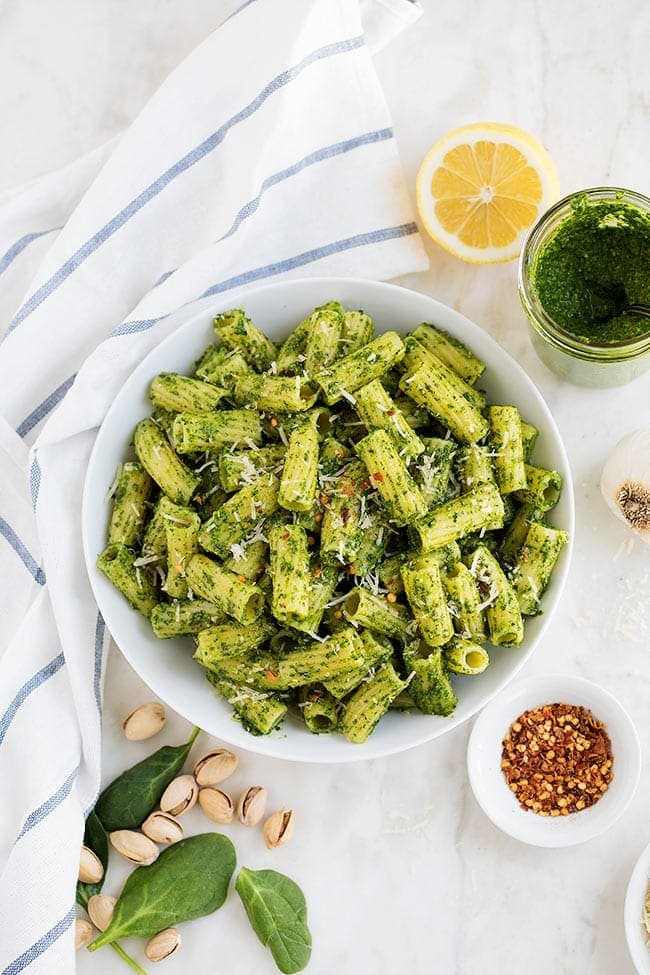 Pasta with Spinach Pistachio Pesto 