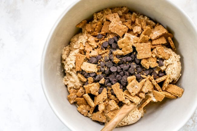 s'mores cookies ingredients in bowl.