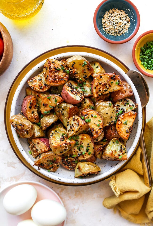 Everything Bagel Roasted Potatoes in a bowl