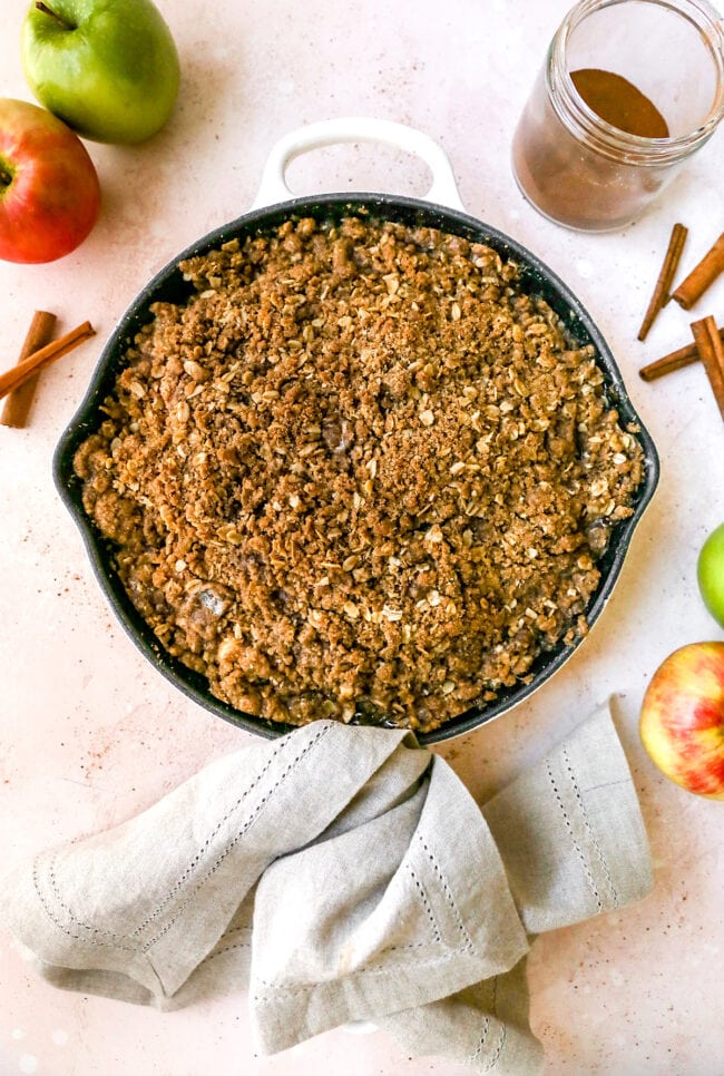 Cinnamon Apple Crumble in Pan