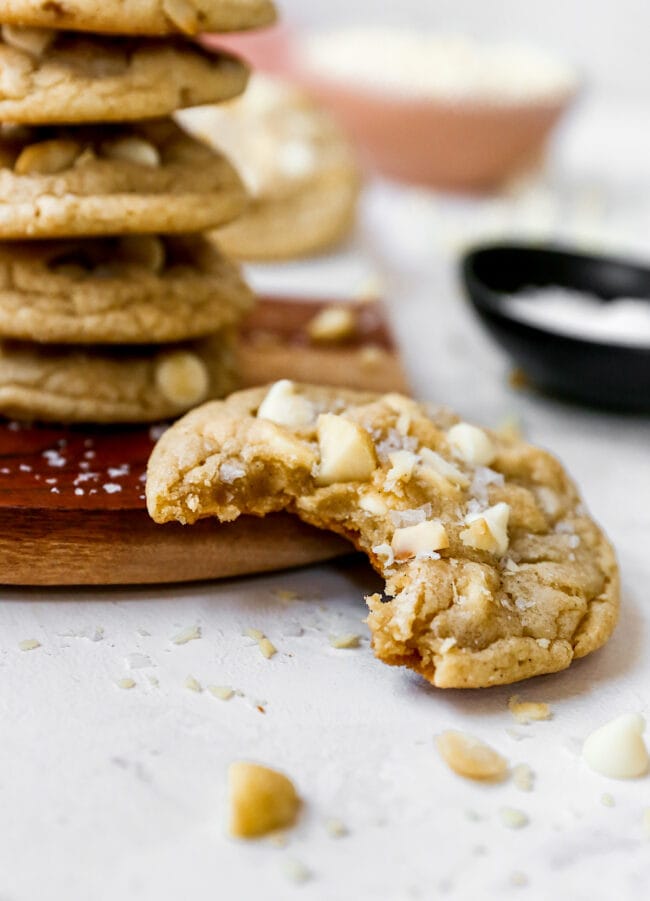 white chocolate macadamia nut cookie