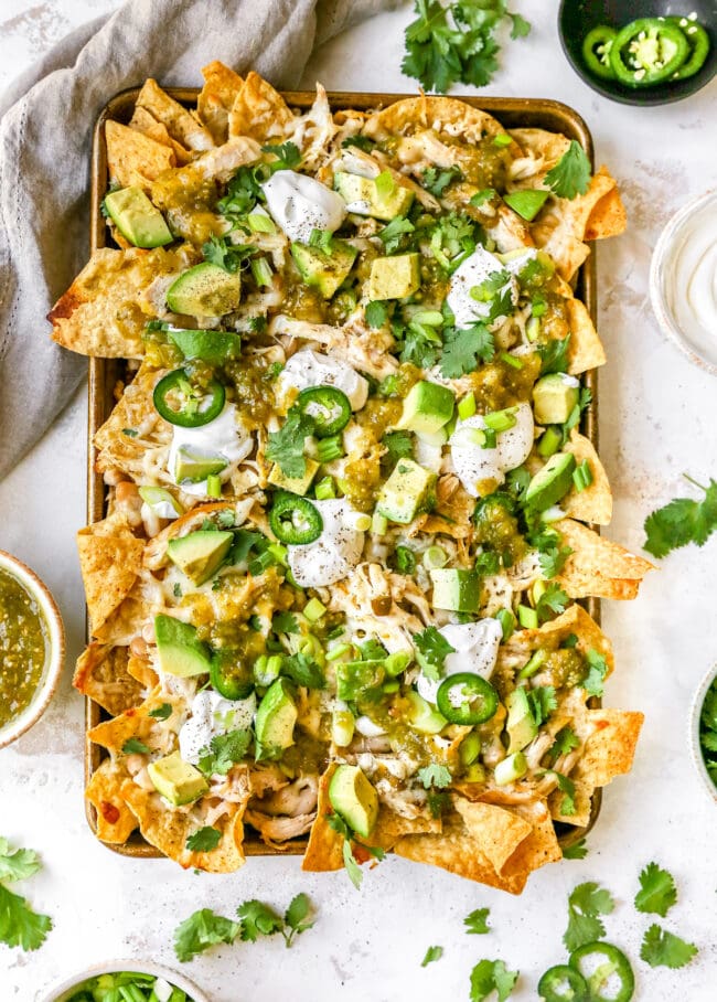 white chicken chili nachos