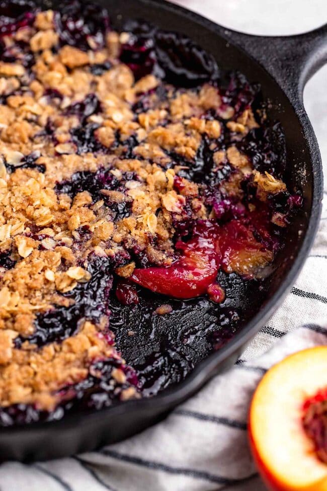 easy blueberry peach crumble