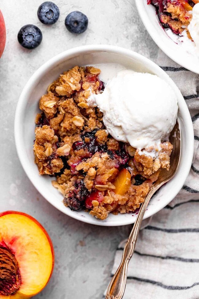 blueberry peach crumble