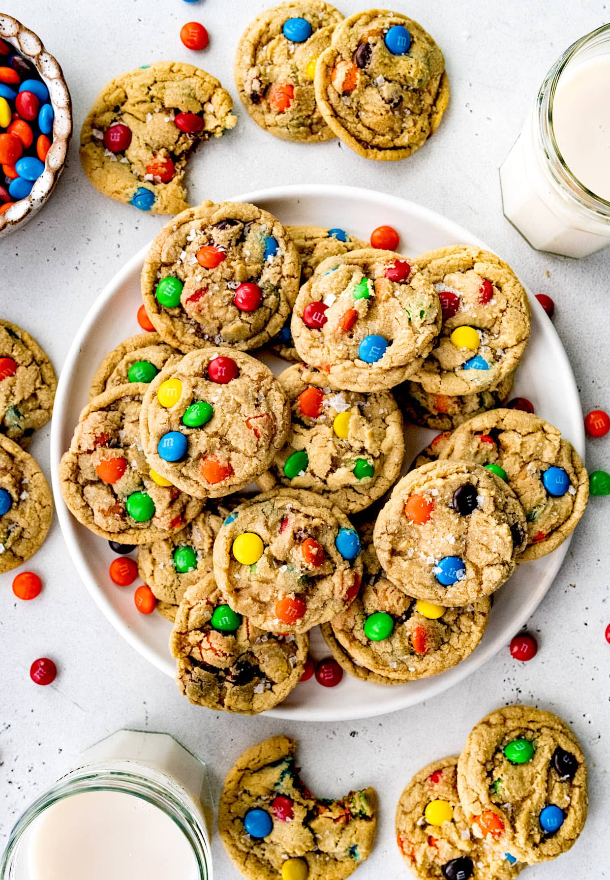 Peanut Butter M&M Cookies - SO good and easy to make!