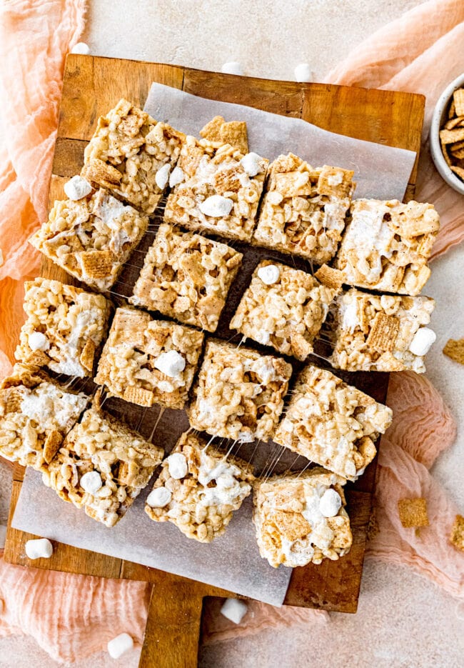 cinnamon toast crunch rice krispie treats cut in squares.