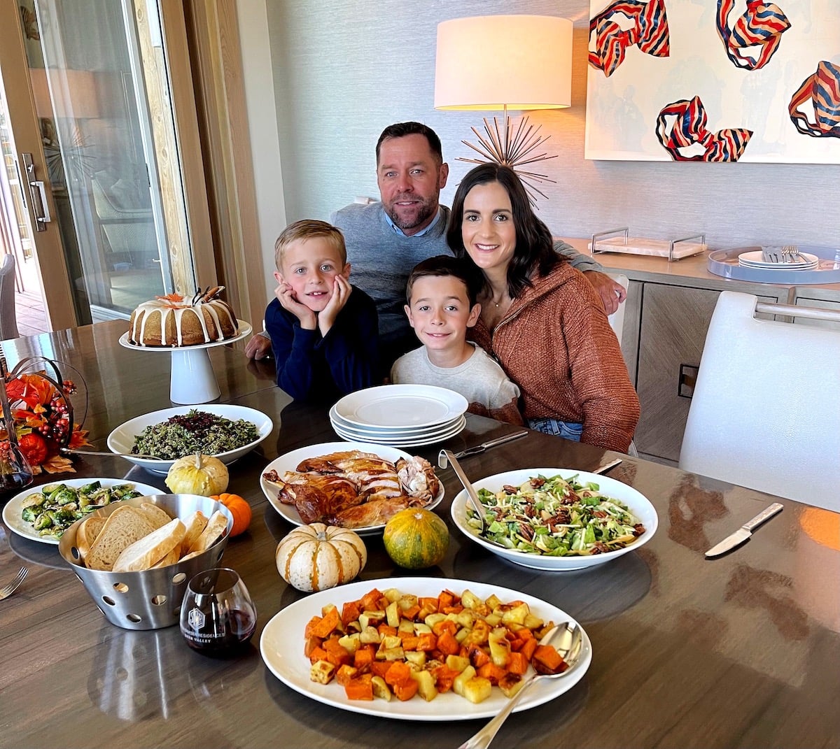 family thanksgiving photo.