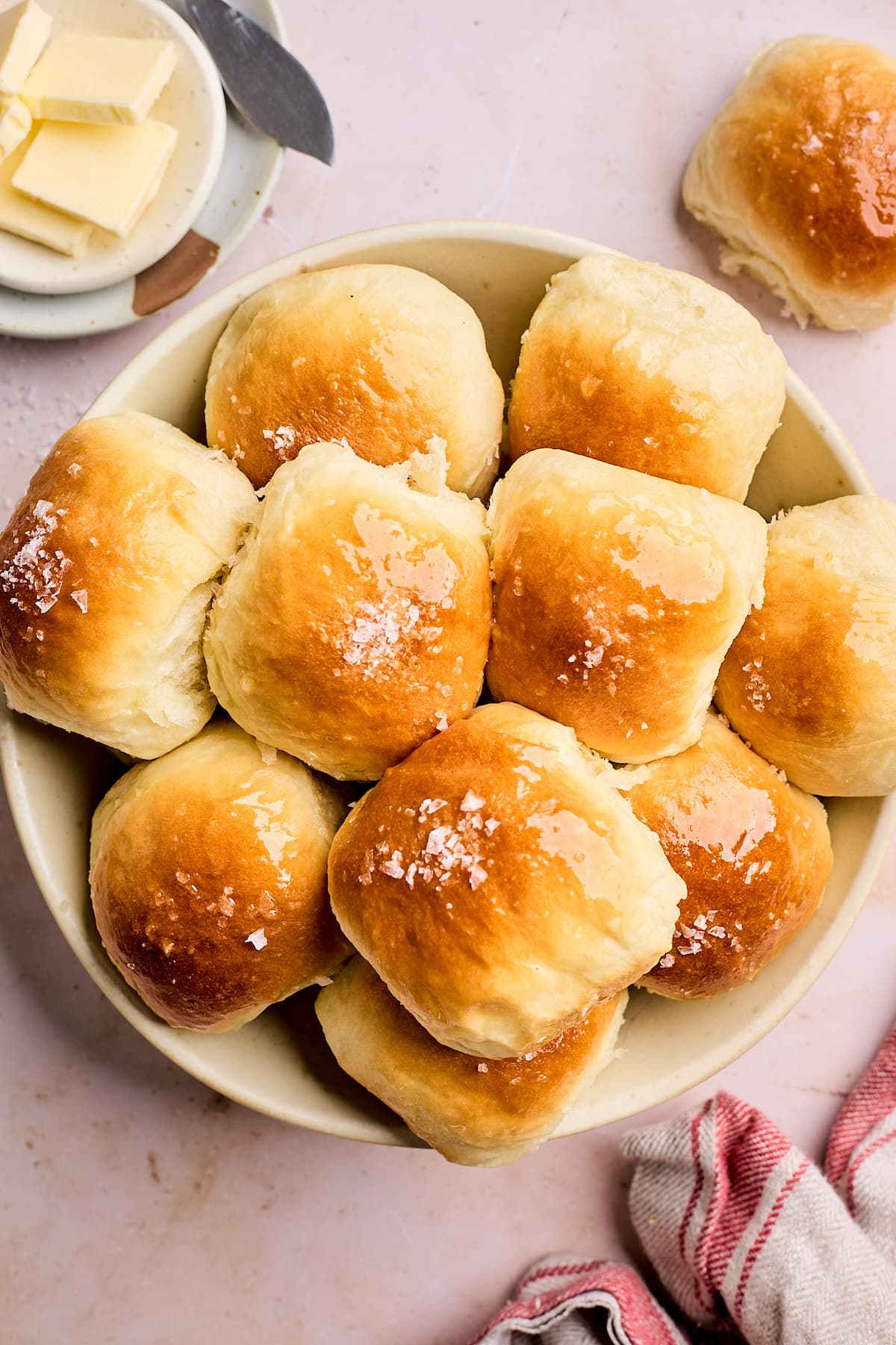 dinner rolls in bowl. 