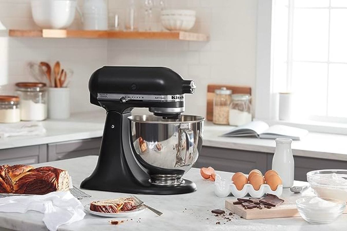 KitchenAid Ice Cream Attachment vs. Cuisinart Ice Cream Maker - Black Girls  Who Brunch