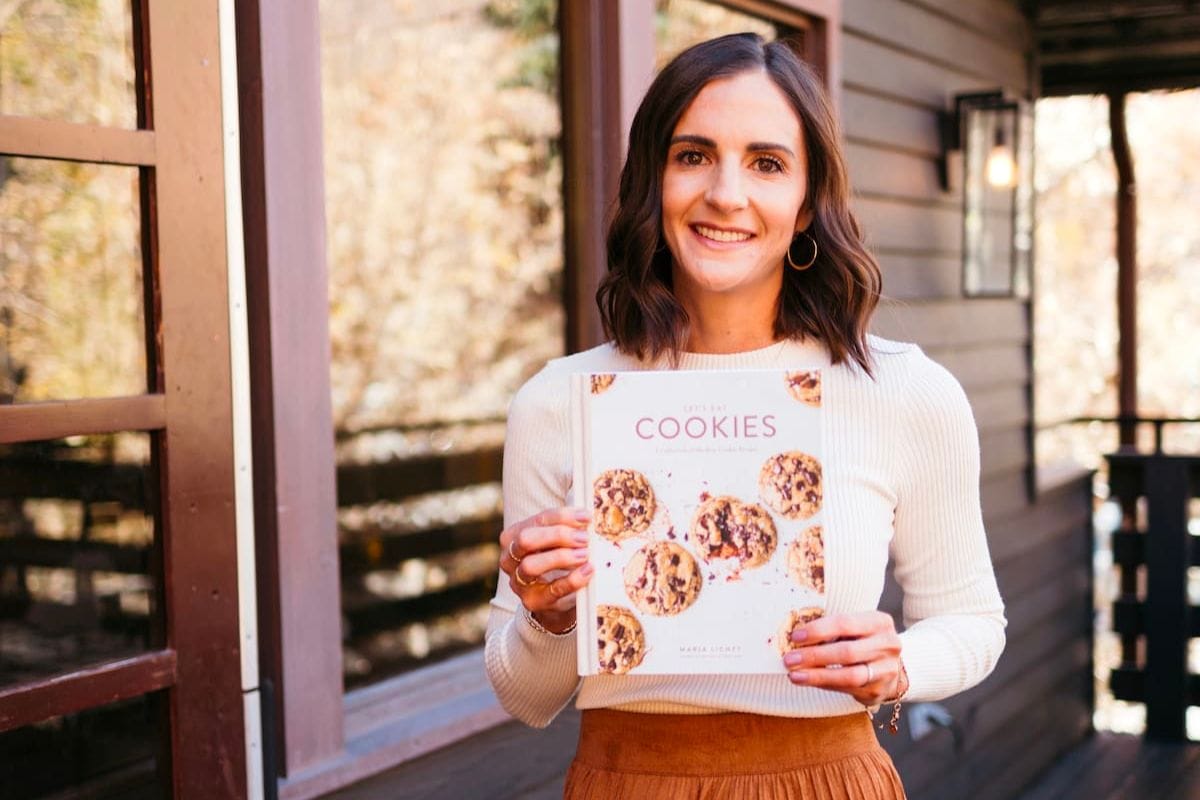 Let's Eat Cookies: A Collection of the Best Cookie Recipes Cookbook