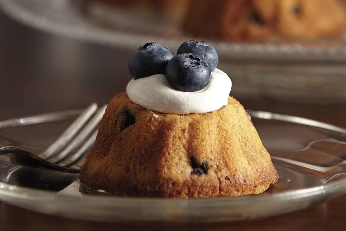 Wilton mini bundt pan.