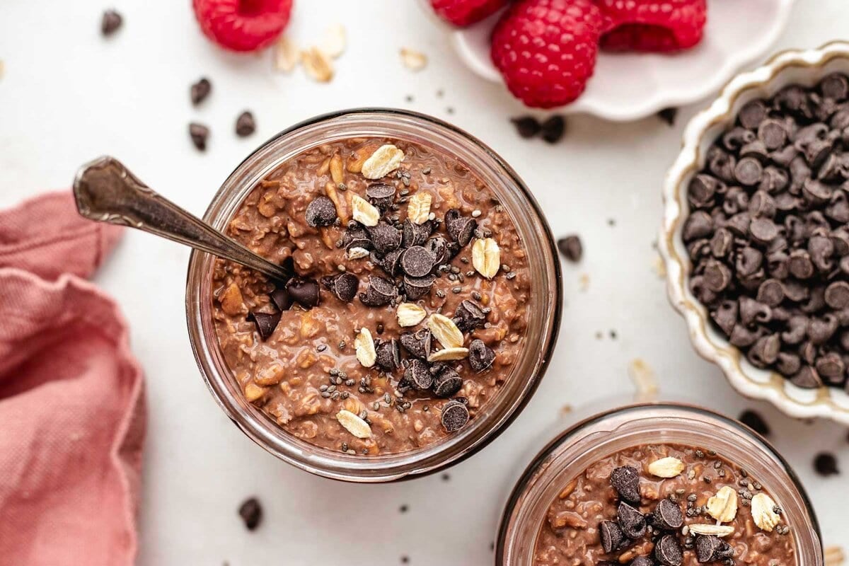 Easy Chocolate Overnight Oats That Taste Like Dessert