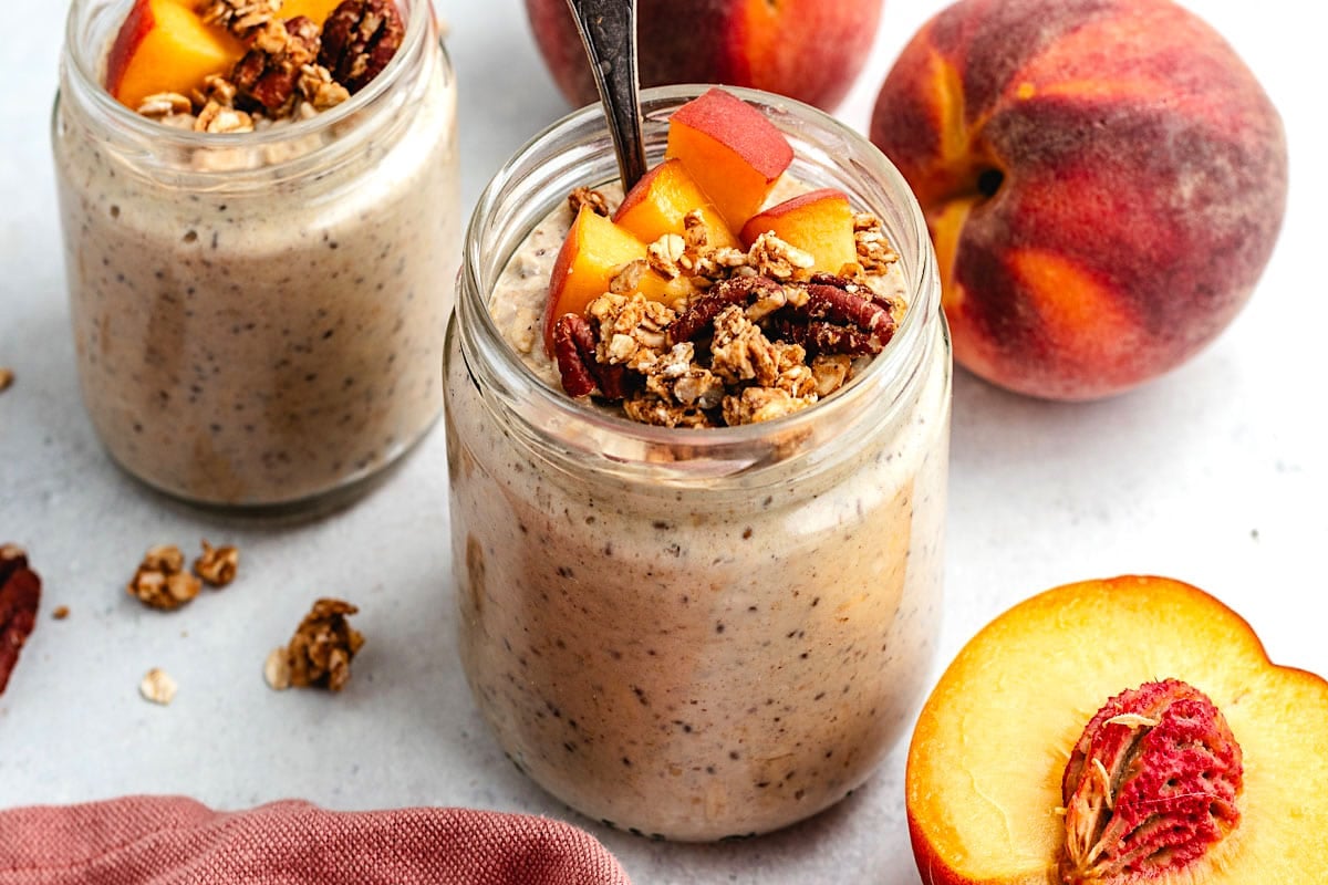 Protein-Packed Peach Overnight Oats for Easy Summer Meal Prep