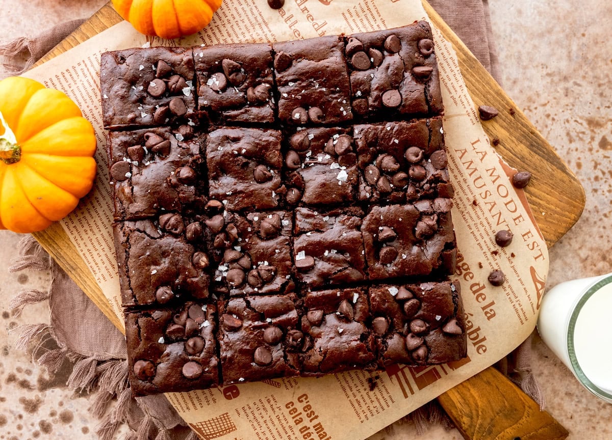 Fudgy Flourless Pumpkin Brownies