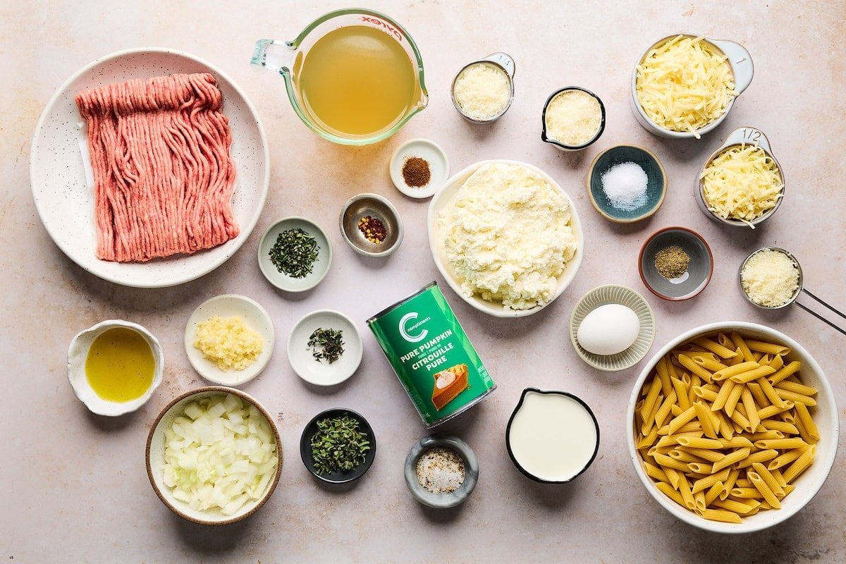 ingredients to make turkey pumpkin pasta bake.